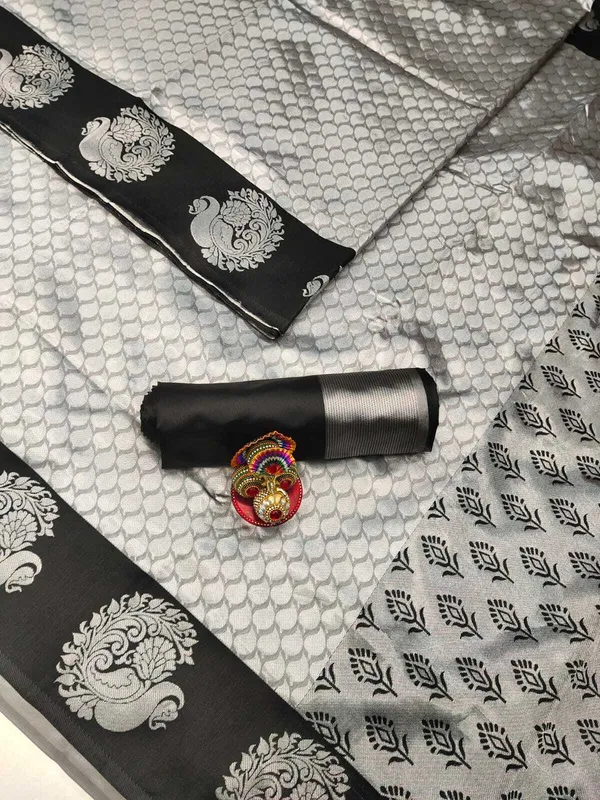 Black_Embellished_Bollywood_Jacquard_Saree_(Black)